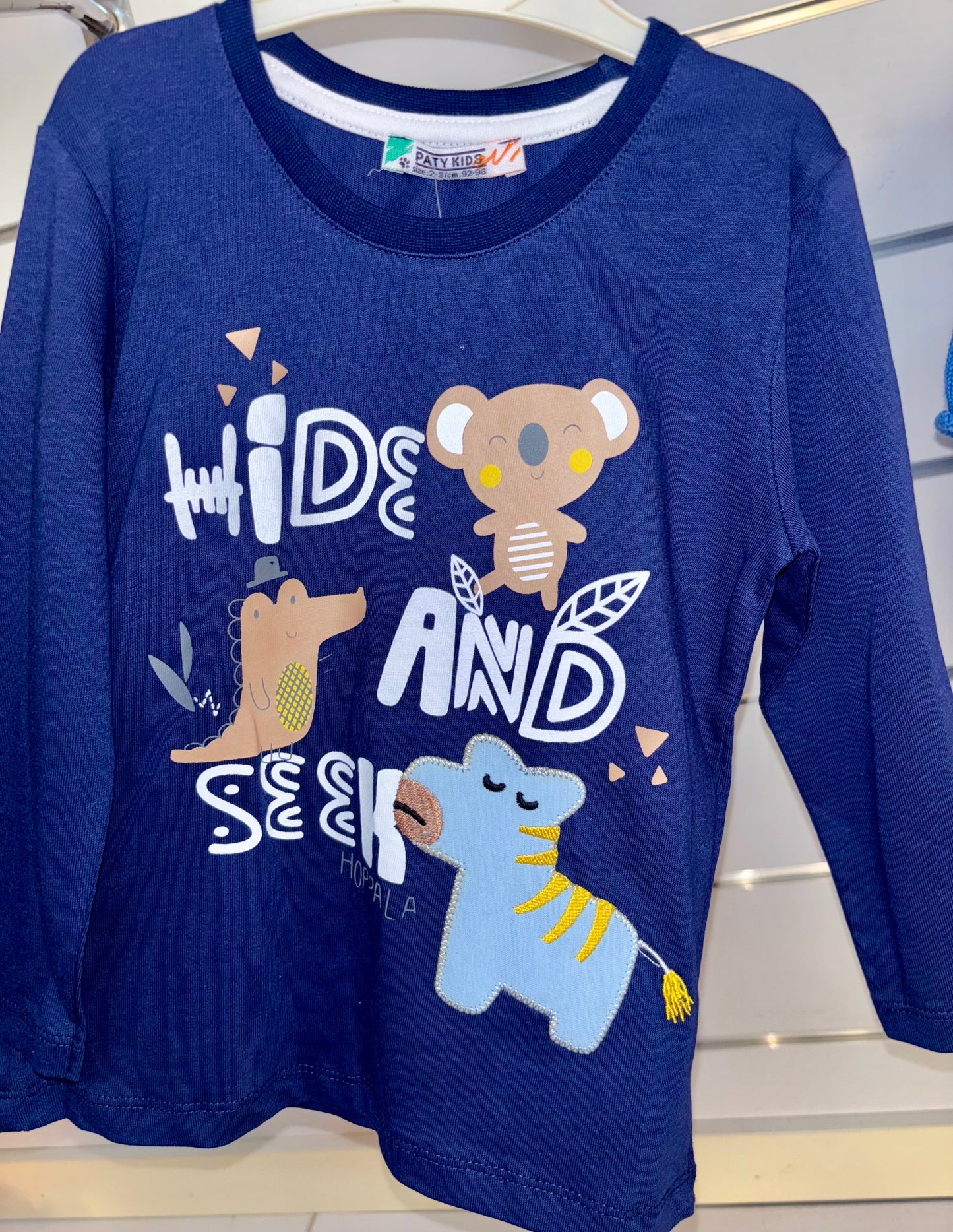 T-shirt hide and seek